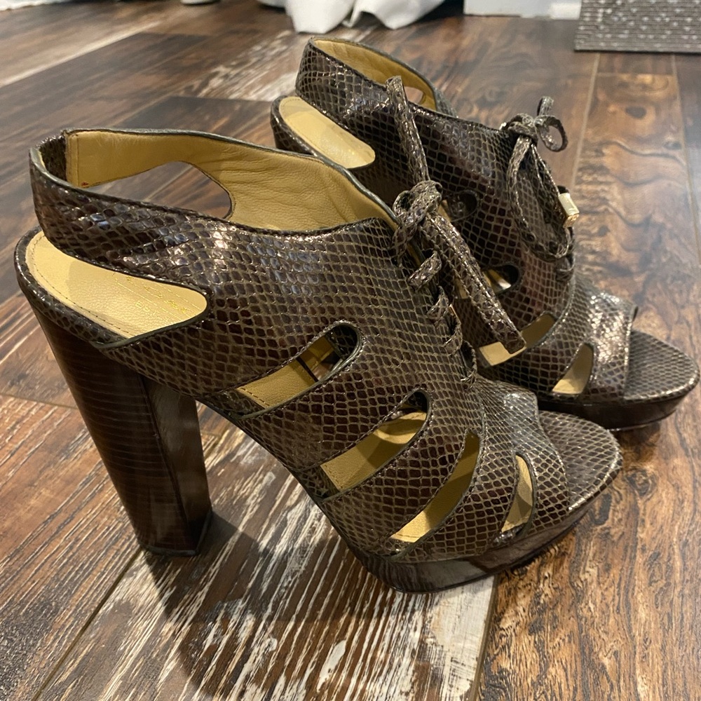 Coach Heels - Picture 3 of 4